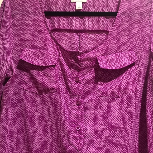 Flowy shirt! Work appropriate! - Picture 2 of 5